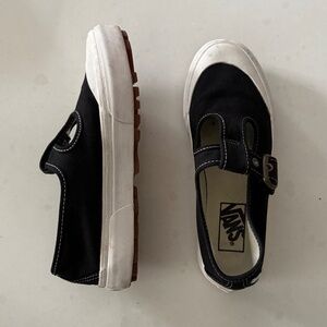 Vans black canvas t-strap Mary Jane 6